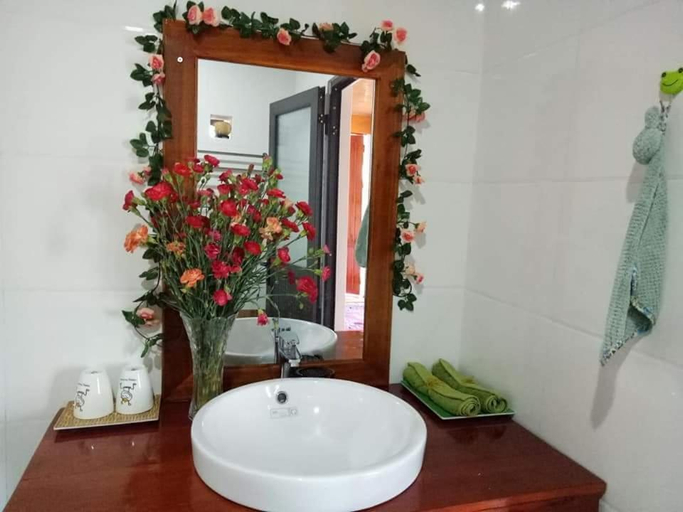 Bathroom, Phong Nha Rice Field Homestay, Bố Trạch