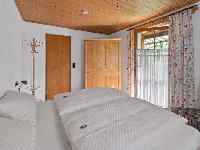Bedroom 3, Alpenapartment mit Garten, Ostallgäu