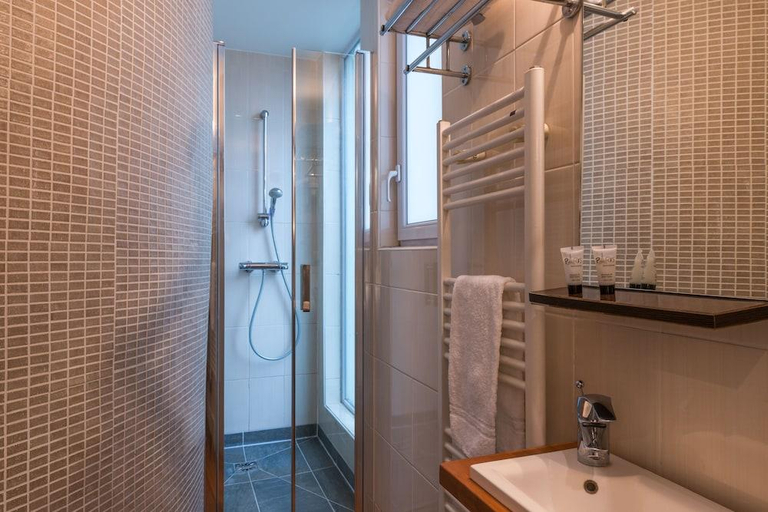 Bathroom 4, Hotel Tilde, Paris