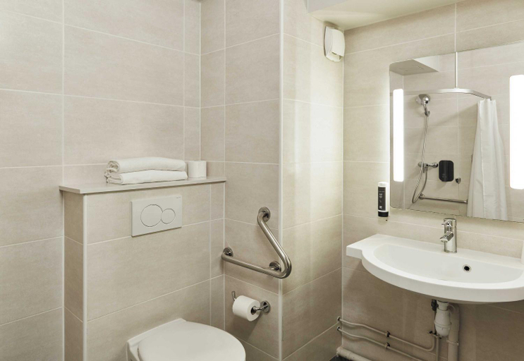 Bathroom 4, B&B Hotel Paris Est Bobigny Universite, Seine-Saint-Denis