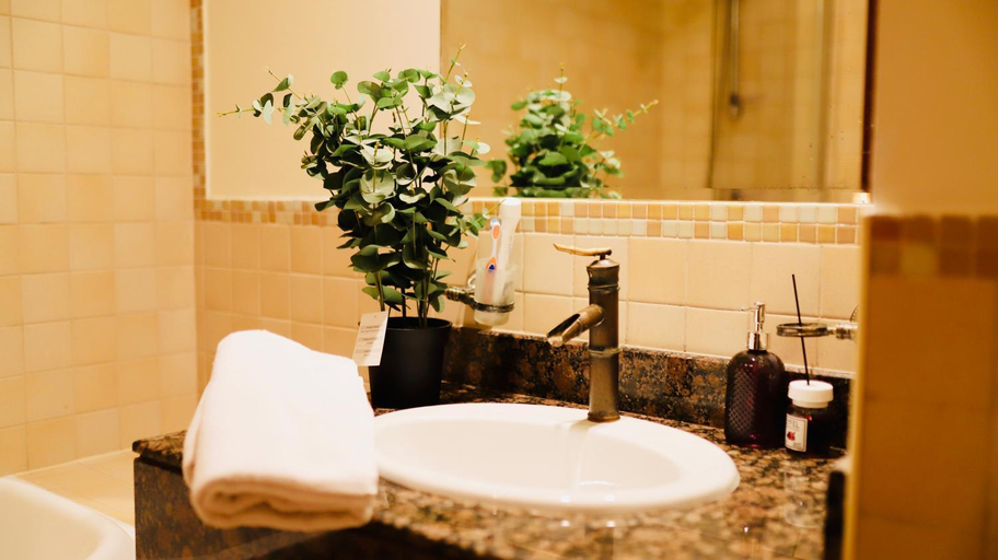Bathroom 5, The Best Idea Hostel, Dubai