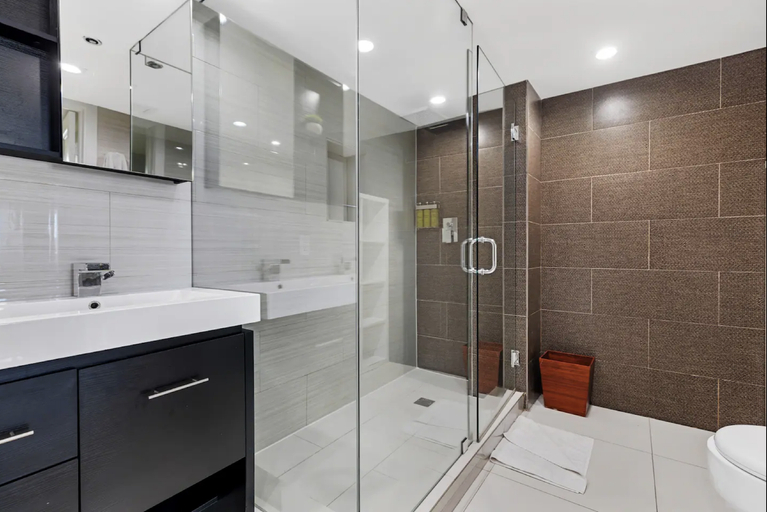 Bathroom, Ocean Breeze and Emerald Water, Miami-Dade