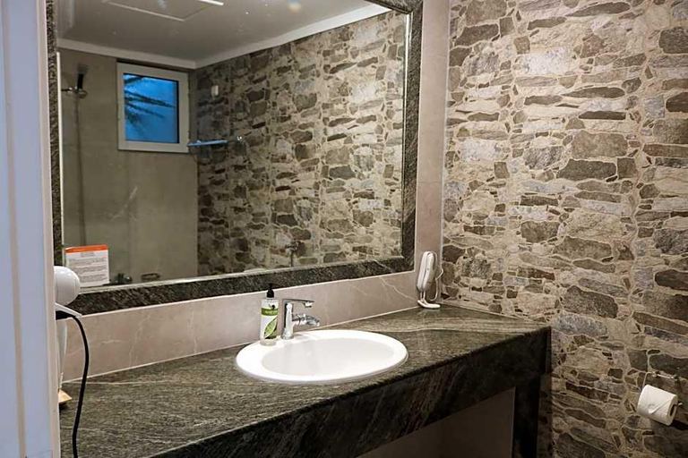 Bathroom 5, Sovereign Beach, South Aegean