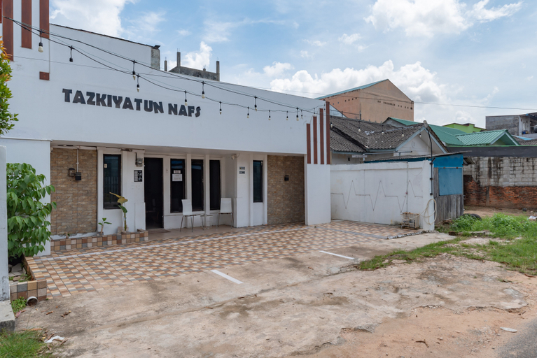Exterior & Views 2, RedDoorz Syariah near KBC Batam Centre, Batam