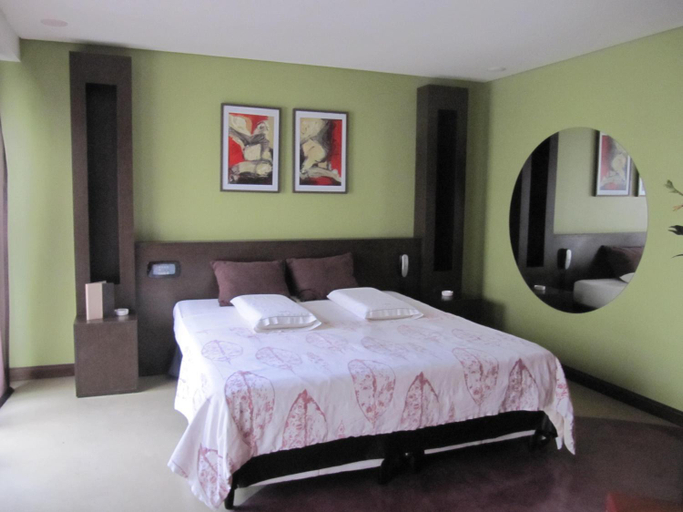 Others 2, Uman Hotel -Motel-, Distrito Federal