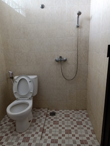 Bathroom 5, Hotel Agung Biak, Biak Numfor