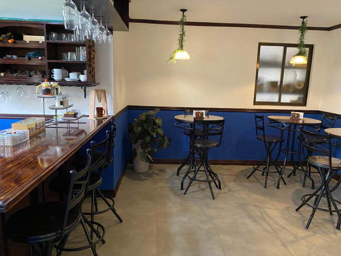 Food & Drinks 5, Berlor Airport Inn, Alajuela