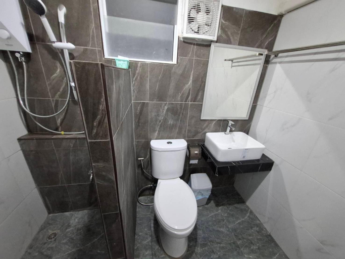 Bathroom, PeRim House, Muang Mae Hong Son
