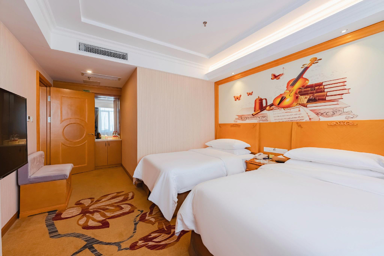 Bedroom 2, Vienna Hotel Guangdong Shantou South Bus Station, Shantou