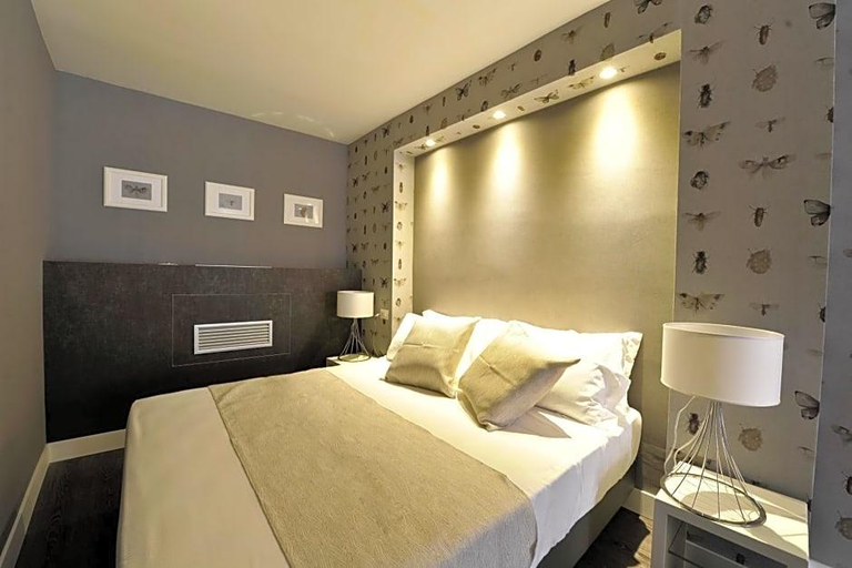 Others 3, Maxxim Hotel, Ferrara