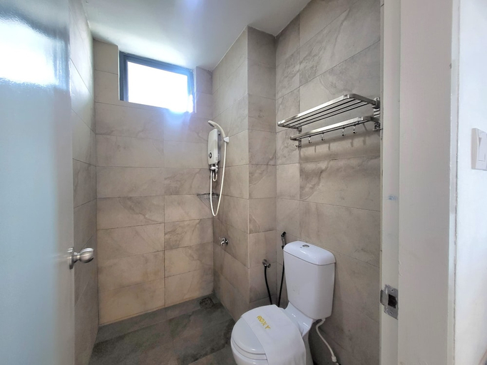 Bathroom 3, Roxy Hotel Apartment, Kuching