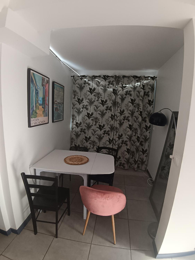 Others 3, Chambre Zen Merignac Aeroport Tram clim SDB priv, Gironde