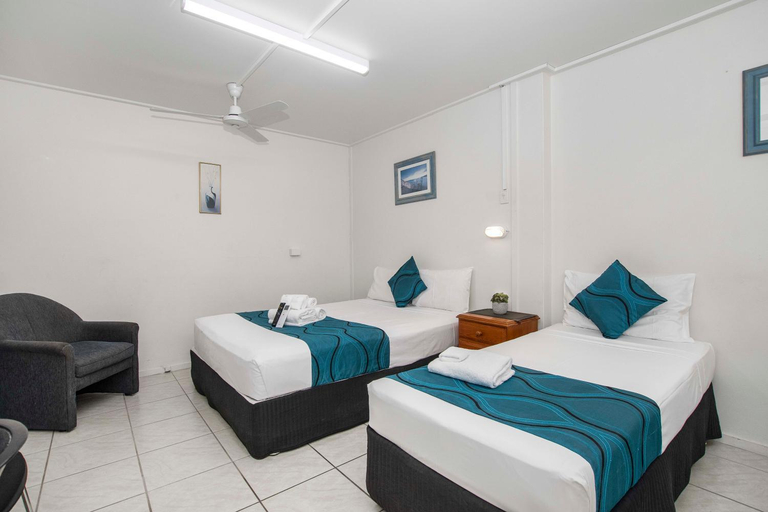 Others 5, Strand Motel, North Ward-Castle Hill
