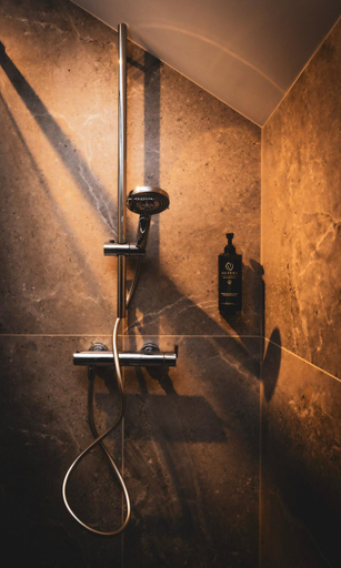Bathroom 3, MaVe Park, Kartuzy