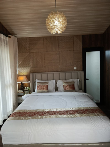 Villa dan Cafe Air Luwihajahill Room Type - Familly Room (FR-9)
