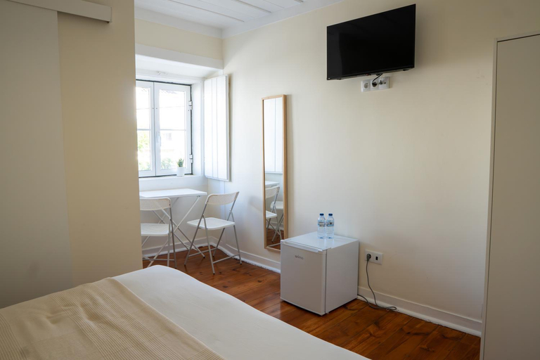 Bedroom 2, Matching Loures Guest House, Loures