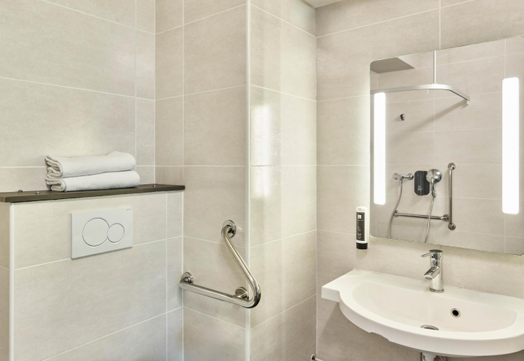 Bathroom 3, B&B Hotel Paris Est Bobigny Universite, Seine-Saint-Denis
