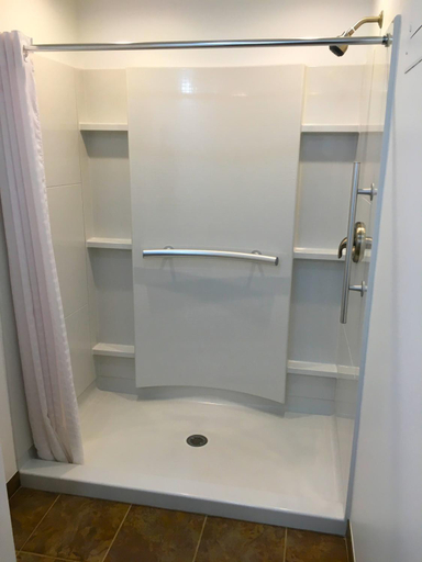 Bathroom 1, Oak Mar Motel, Garrett