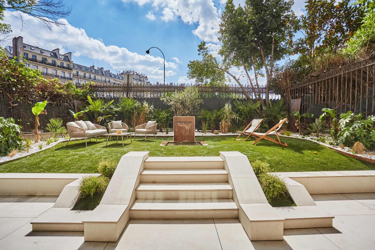 Exterior view 3, Sumptuous apartment with garden / Arc de Triomphe, Paris