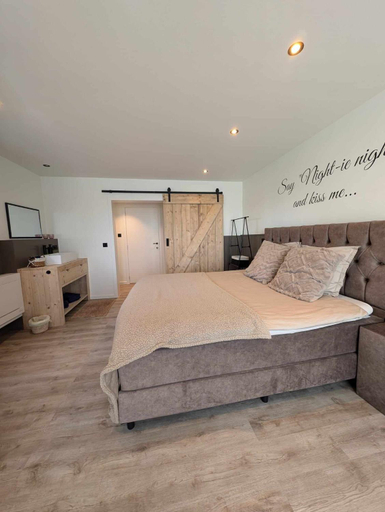Others 4, B&B Reveries, West-Vlaanderen