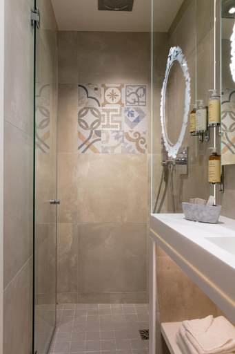 Bathroom 4, Select Hotel, Paris