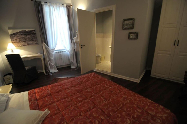 Others 4, Apartment Via dell'Astrologo, Cosenza