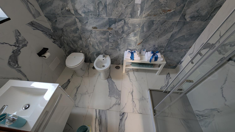 Bathroom 3, NULA Private Suites, Napoli