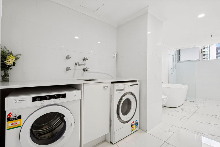 Bathroom 4, Peninsula Apartments managed by GCHS, Gold Coast