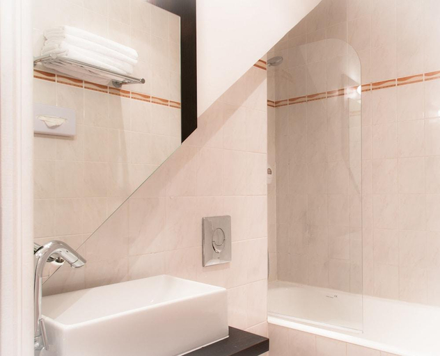 Bathroom 4, Hotel des Deux Avenues, Paris