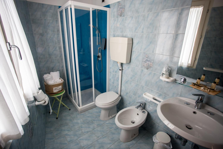 Bathroom 2, Locanda San Marco, Verona