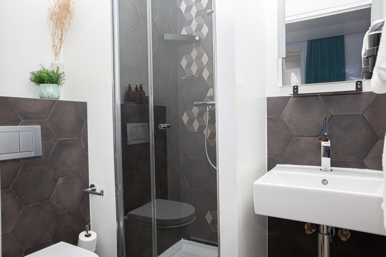 Bathroom 3, Vendome-Saint Germain Hotel, Paris