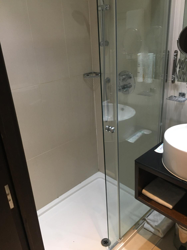 Bathroom 4, Cabin lodge heston, London