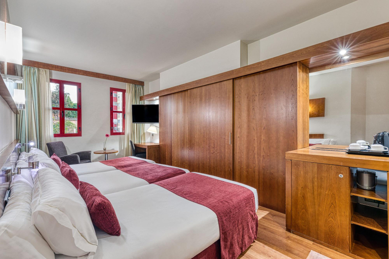 Bedroom 3, Senator Huelva, Huelva