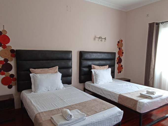 Bedroom 3, HOTEL LES 12 COLLINES, Analamanga
