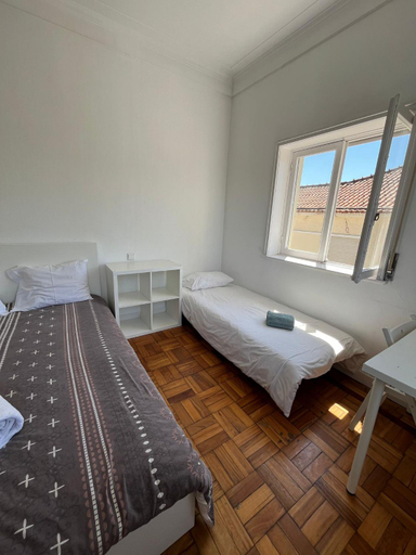 Others 5, Relogio Guest House, Porto
