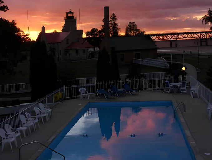Sport & Beauty 5, Riviera Motel, Lake Hurron