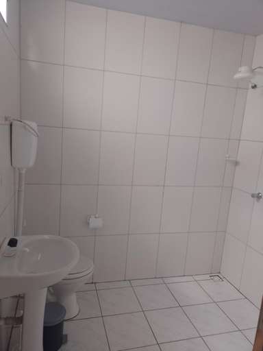 Bathroom, Hospedagem da Cris, Salvador