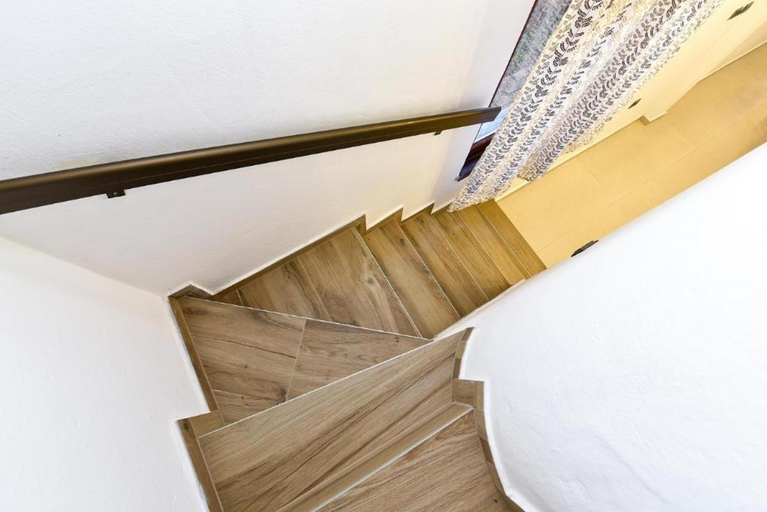 4, Stylish family retreat with shared pool, Fažana