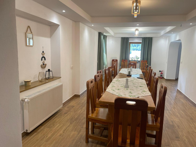 Others 3, Villa Hope (Vila Speranta), Baile Tusnad