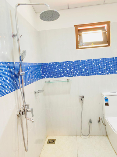 Bathroom 3, Thirasara Family Garden, Medawachchiya
