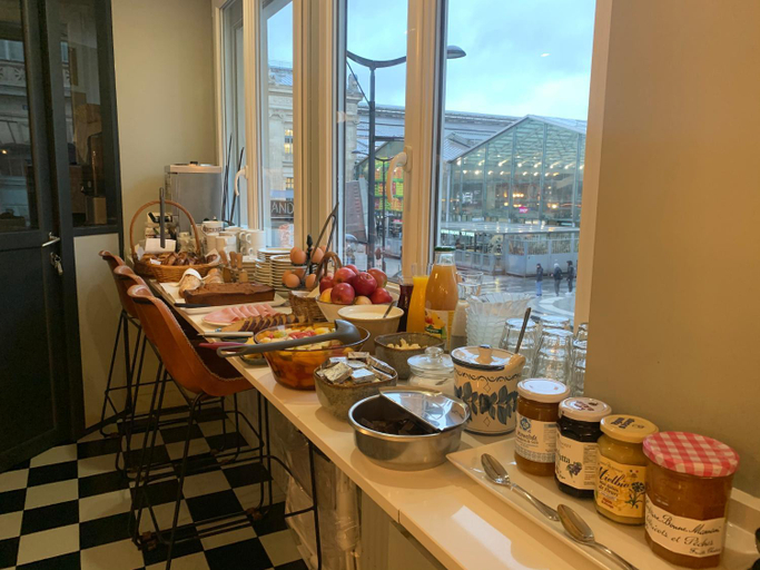 Food & Drinks 5, Picardy Hotel - Gare du Nord, Paris