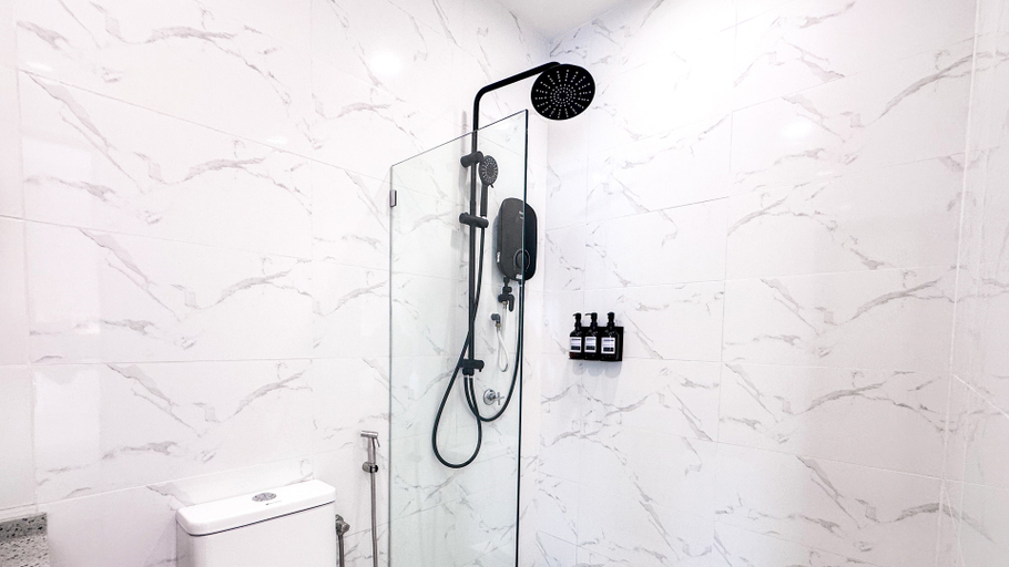 Bathroom 5, Cottonhouz, KK Times Square by Ayuhouz, Kota Kinabalu