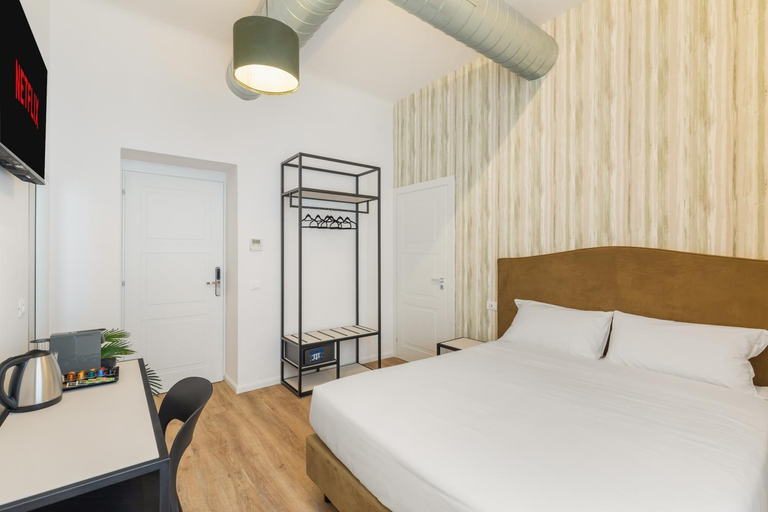 Bedroom 2, Adelante Rooms, Rome