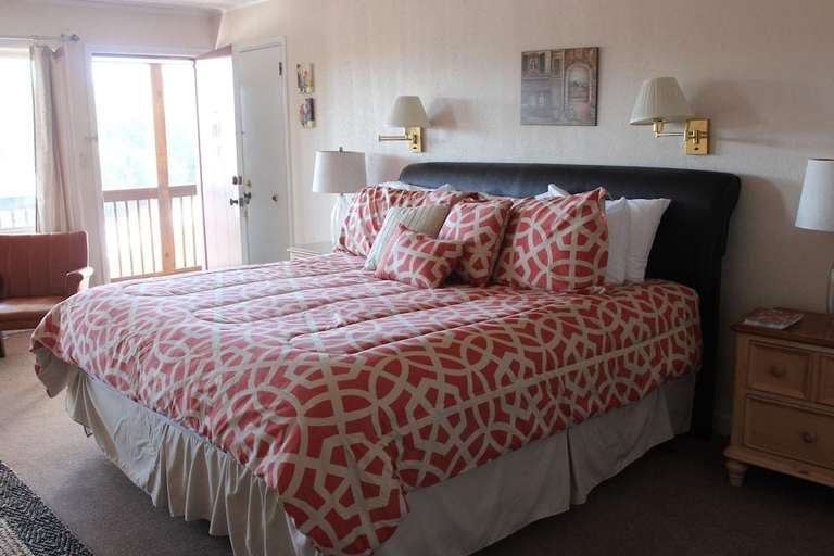 Bedroom 2, Cliff Dwellers Inn, Watauga