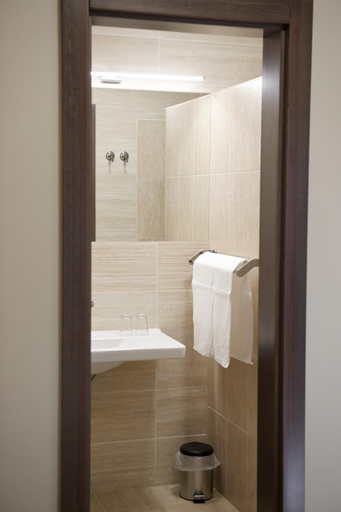 Bathroom 4, Napkelte Panzio, Nyíregyháza