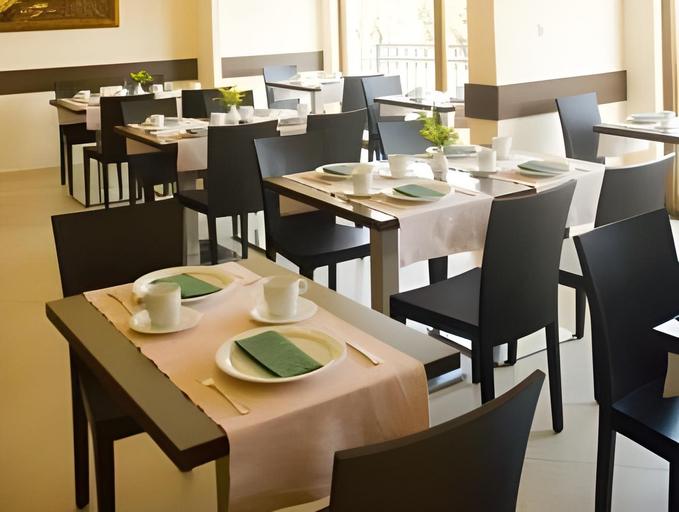 Food & Drinks 5, Lucic Rooms & Suites