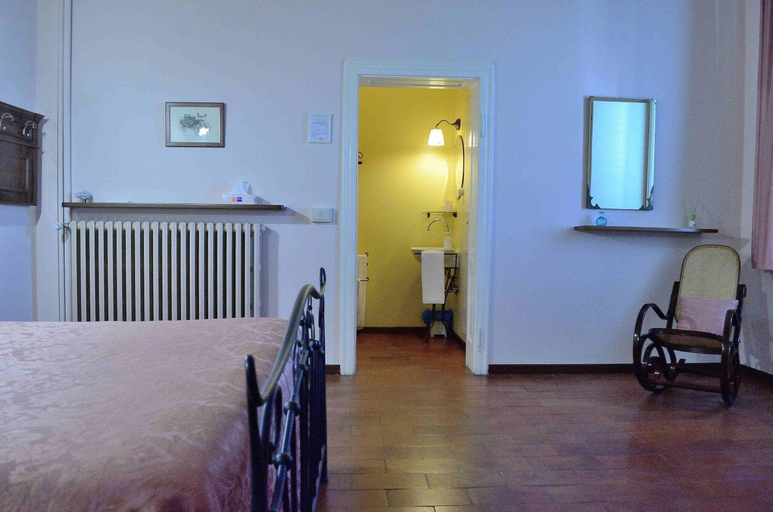 Others 4, Corte Fitti 1, Mantua