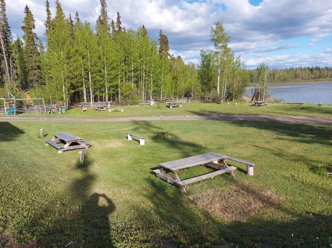 Others 4, Escott Bay Resort, Cariboo