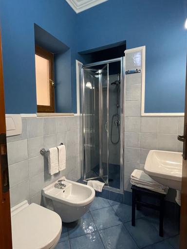 Others 2, B&B Lunaponzese-Ponza centro, Latina