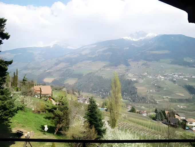 Others 4, Garni Sonnleiten, Bolzano